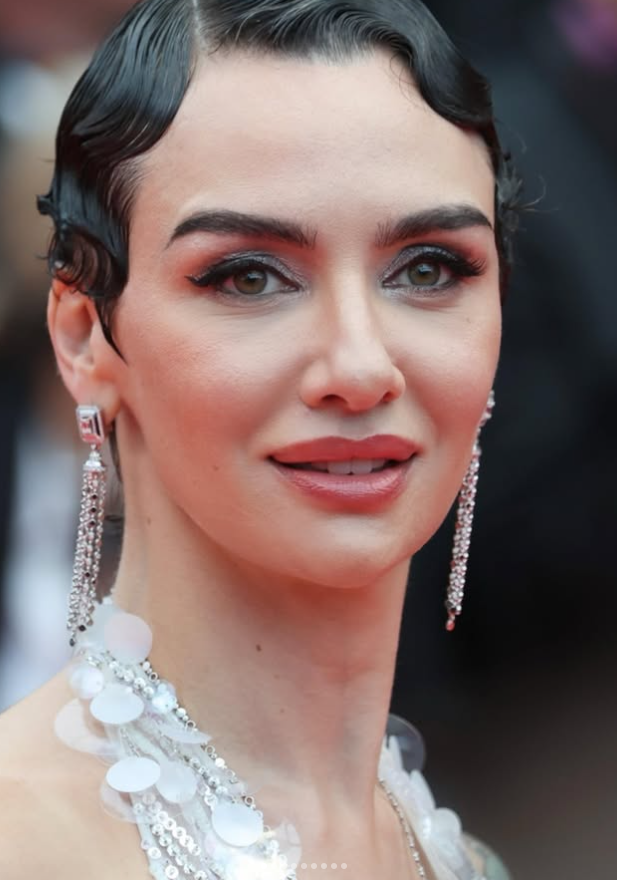 Birce Akalay, 78. Cannes Film Festivali'nin Açılışında BMW Misafirperverliğine Teşekkür Etti 20 Ekran goruntusu 2025 05 14 130908