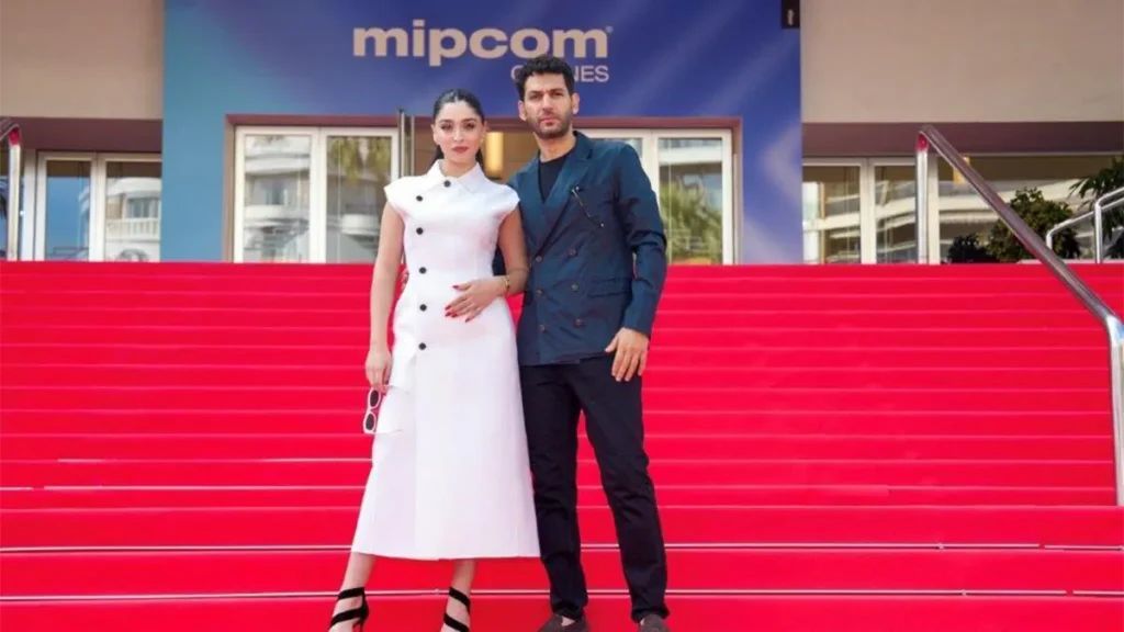Cannes Kırmızı Halısında Türk Rüzgarı! Demet Özdemir ve Çağatay Ulusoy'un 'Fıstık' Şovu Olay Yarattı! Murat Yıldırım İhaneti Anlattı! 20 Güller ve Günahlar'ın başrol oyuncuları Murat Yıldırım ve Cemre Baysel Cannes'da.