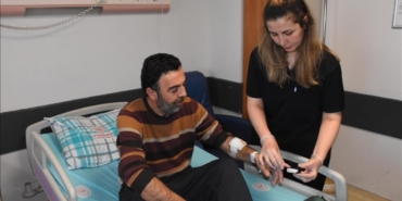 5-Yillik-Karin-Agrisinin-Sebebi-Ince-Bagirsaktaki-Tumor-Cikti-featured