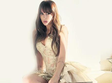 Ebru-Destan-Simdiki-Gencler-Dijital-Zorbaliga-Karsi-Savunmasiz-featured