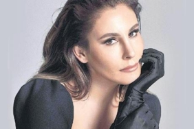 Funda-Arar8217in-yorumu-ile-muzikseverlerle-bulustu-featured