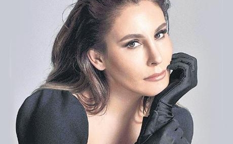 Funda-Arar8217in-yorumu-ile-muzikseverlerle-bulustu-featured