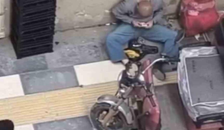 Mardin-Kiziltepe8217de-Dilencinin-Para-Saydigi-Anlar-Kaydedildi-featured