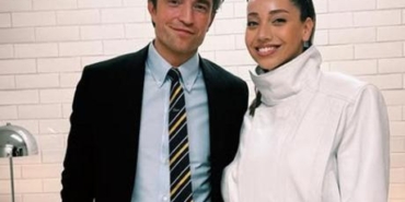 Ozge-Ozacar-Robert-Pattinson-ile-tanisti-featured