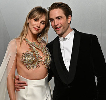 Robert-Pattinson-ve-Suki-Waterhouse-Gizlice-Evlendi-mi-featured