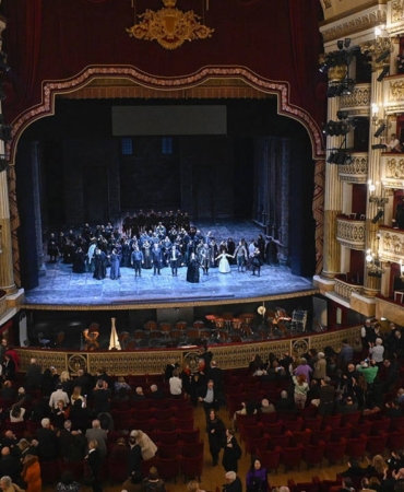 Tarihi-San-Carlo-Opera-Sahnesi-290.-Yilini-Kutlamaya-Hazirlaniyor-featured