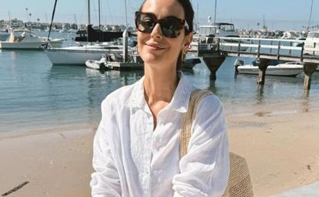 53-yasindaki-Arzum-Onan8217dan-genclere-meydan-okuyan-pozlar-featured