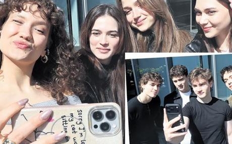 8216Daha-On-Yedi8217-ekibinden-eglenceli-selfie-kareleri-featured