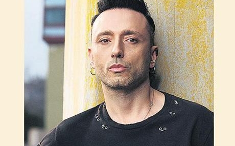 Albumun-Ilk-Teklisi-Yayinlandi-featured