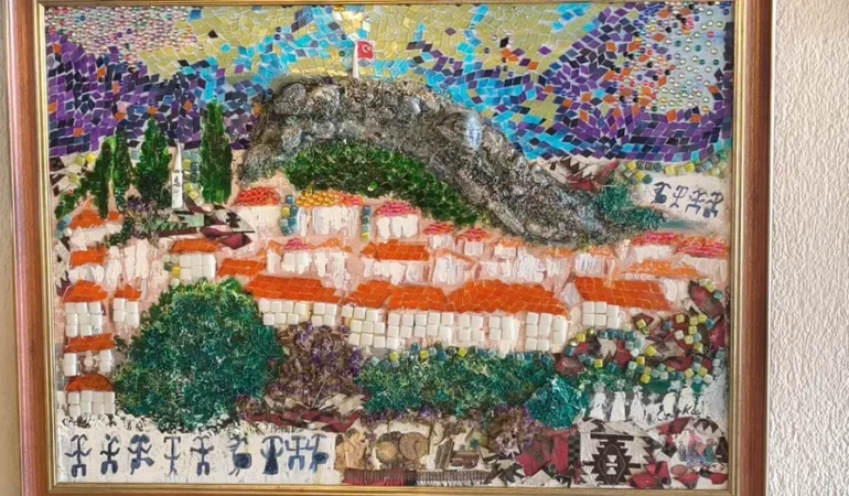 Atiklar-Tabloya-Donusuyor-Ozer-Koc8217un-Cevreci-Sanati-featured