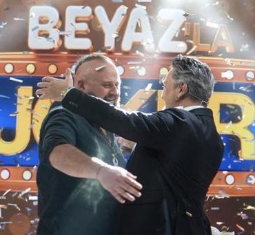 Beyaz8217la-Joker8217de-3-Milyonluk-Sevinc-Yasandi-featured