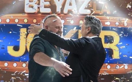 Beyaz8217la-Joker8217de-3-Milyonluk-Sevinc-Yasandi-featured