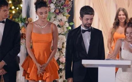 Bu-Mutlu-Gunumuzde-filmi-Konusu-ve-oyuncu-kadrosu-featured