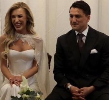 Cengiz-Under-ve-Bilge-Yenigul-nisanlanarak-evlilik-yolunda-ilk-adimi-atti-featured