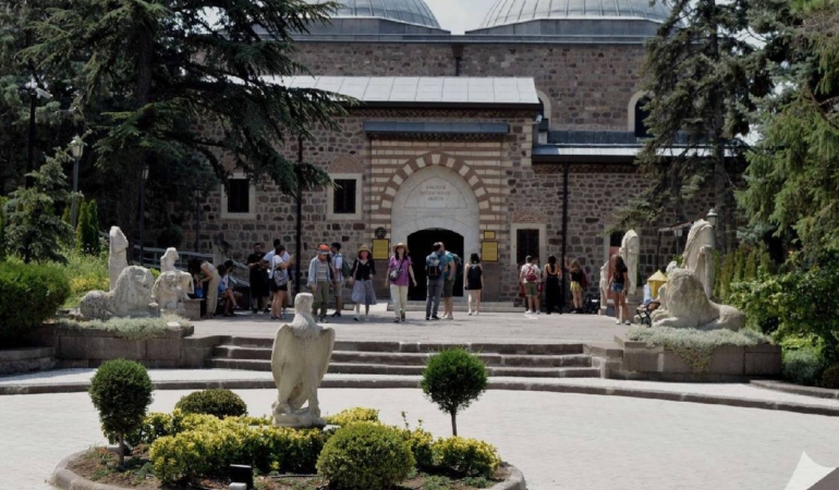 Cocuklar-Icin-Sanat-ve-Kultur-Dolu-Bir-Etkinlik-Rehberi-featured