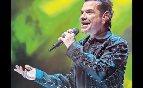 Diyarbakir8217da-hayranlariyla-bir-araya-geldi-featured