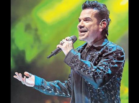 Diyarbakir8217da-hayranlariyla-bir-araya-geldi-featured