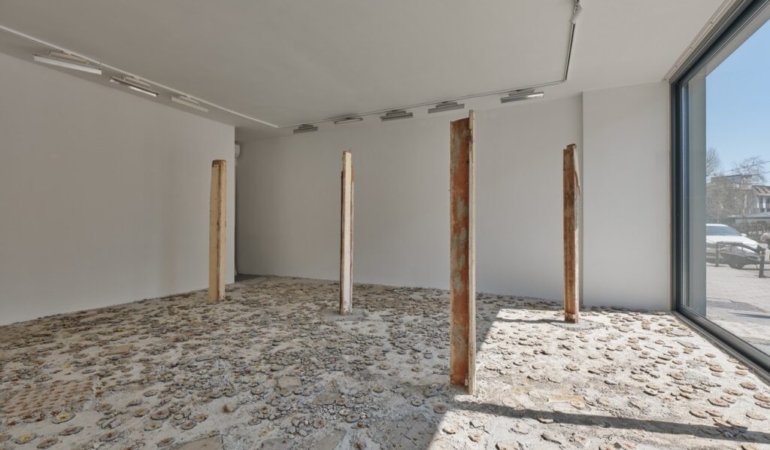 Eda-Soylunun-Siirsel-Dunyasi-AltUst-ve-Bir-Evin-Hikayesi-featured