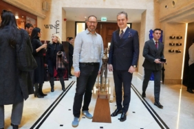 Rothko’nun Tarihi Eseri Hong Kong’daki Müzayedede Rekor Kırdı 2 thumbnail