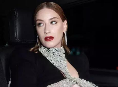 Hazal-Kaya8217dan-carpici-itiraf-O-parayla-gayrimenkul-alirdim-featured