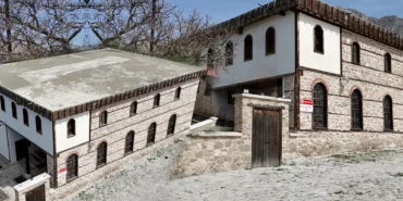 Isparta8217da-800-Yillik-Mimari-Miras-Kubbesiz-Bahce-Camisi-featured