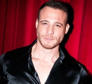 Kerem-Bursin-annesinin-dogum-gununu-kutladi-8216Seni-cok-seviyorum8217-featured