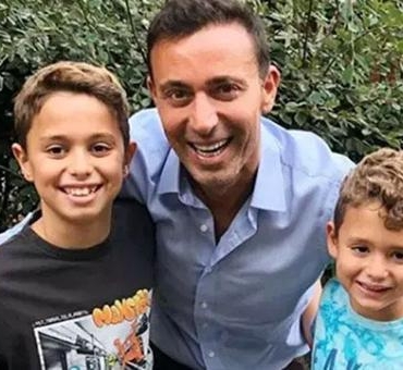 Mustafa-Sandal-gecesinde-surprizler-ve-aile-bulusmasi-featured