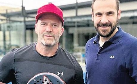 Padel-Maci-Yapan-Ikilinin-Eglenceli-Anlari-featured