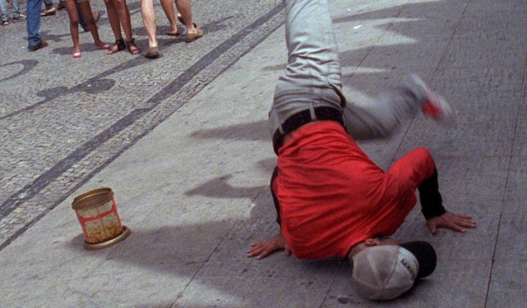 Pera-Film8217den-Ucretsiz-8220Baktigin-Toprak8221-Sinema-Programi-featured