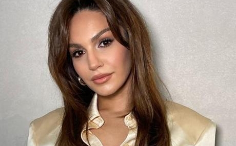 Sahra-Sas8217tan-8216Uzak-Sehir8217-Performansina-Ovguler-featured