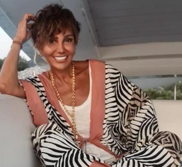 Serap-Pakoz-meme-kanserine-yakalandigini-duyurdu-featured