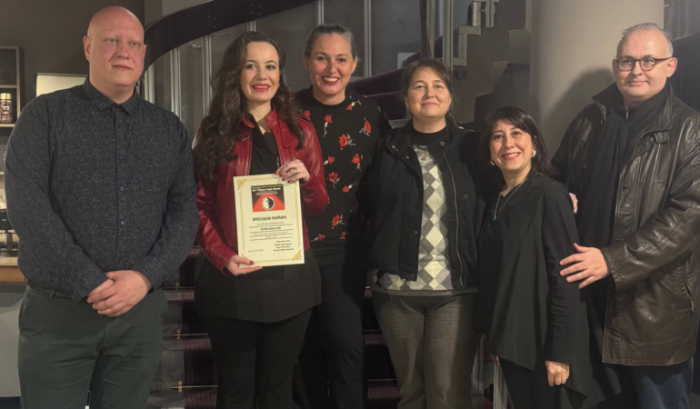 Tiyatro-Boyali-Kusun-Bir-Nora-Evi-Yapimina-Sirbistan8217dan-Odul-featured