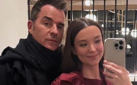 Unlu-oyuncu-54-yasinda-baba-olmanin-mutlulugunu-yasiyor-featured