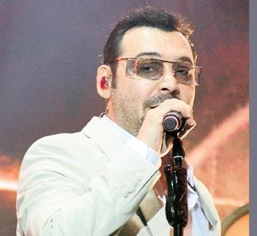 Yasar8217in-8216Sebebim8217-Parcasi-Muzikseverleri-Buyuluyor-featured