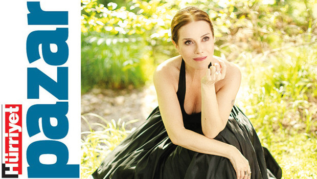 Zuhal-Olcay-Disaridan-Sert-Gorunsem-de-Oldukca-Kirilgan-Biriyim-featured