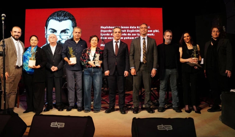 19.-Metin-Altiok-Siir-Odulu-Sahibi-Elcin-Sevgi-Sucin-Oldu-featured
