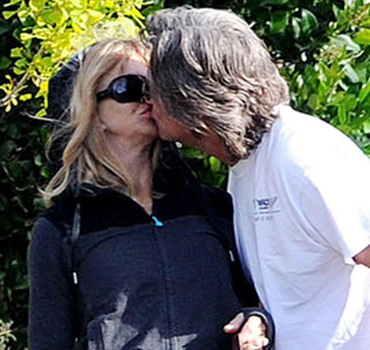 Goldie-Hawn-ve-Kurt-Russell-43-Yillik-Askin-Neden-Imzasi-Yok-featured