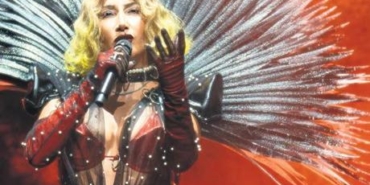 Hande-Yener-Harbiye8217de-Sezen-Aksu8217yu-Anlatti-featured