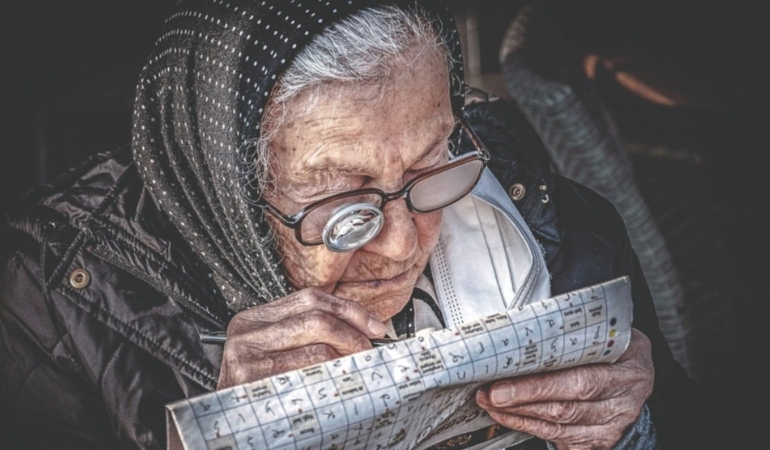 Kadin-Gozuyle-Hayattan-Kareler-Yarismasi-20.-Yilini-Kutladi-featured