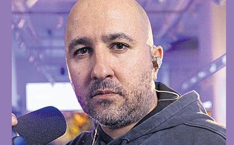 Kayra-60-Saniyede-Rap-Performansi-Sergiledi-featured
