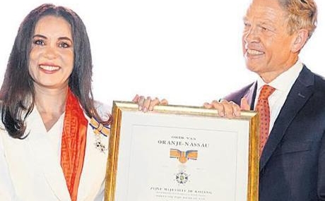 Kraliyet-Nisani-Karsu-Donmez8217e-Takdim-Edildi-featured
