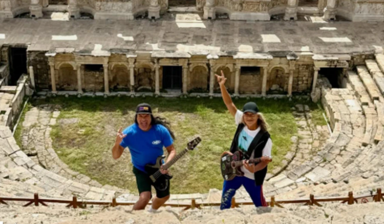 Metallica-Yildizlarindan-Turkiye-Cikarmasi-Hierapoliste-Ilham-Turu-featured