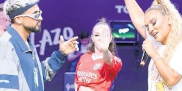 Sefo-ile-tribunleri-costuran-muhtesem-performans-featured