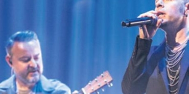 Seksendort-20.-Yilini-Coskulu-Bir-Konserle-Kutladi-featured