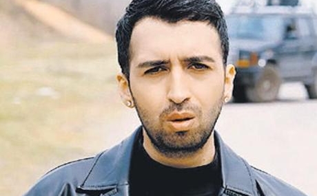 Yeni-Teklisiyle-Sessizligini-Bozdu-featured