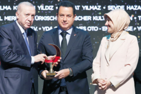 Acun-Ilicali8217ya-Kizilay8217dan-Anlamli-8216Iyilik-Elcisi8217-Odulu-featured