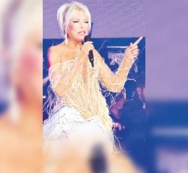 Ajda-Pekkan-Harbiye8217de-Unutulmaz-Bir-Konser-Verdi-featured