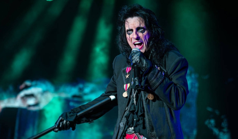 Alice-Cooper-Istanbul8217da-Unutulmaz-Bir-Rock-Gecesi-Yasatti-featured