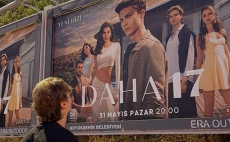 Bodrum-manzaralari-esliginde-genclik-hikayesi-Daha-17-featured