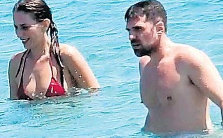 Cift-Cesme8217deki-tatillerinde-keyifli-anlar-yasadi-featured